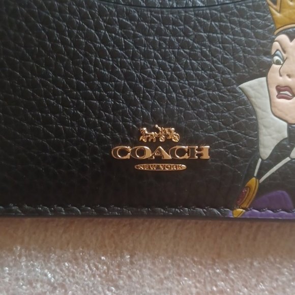 SOLD - 𝅺NWT Disney X Coach Card Case With Evil Queen Motif Card Holder CD674 - Picture 6 of 7